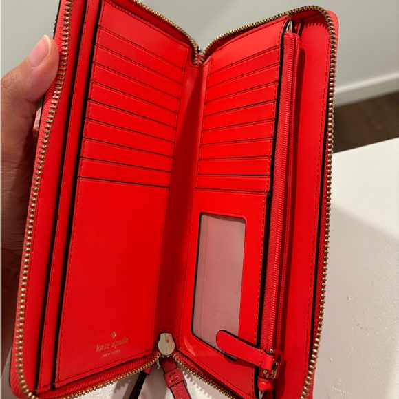 Kate Spade Payton Large Carryall Wristlet - Picture 5 of 5